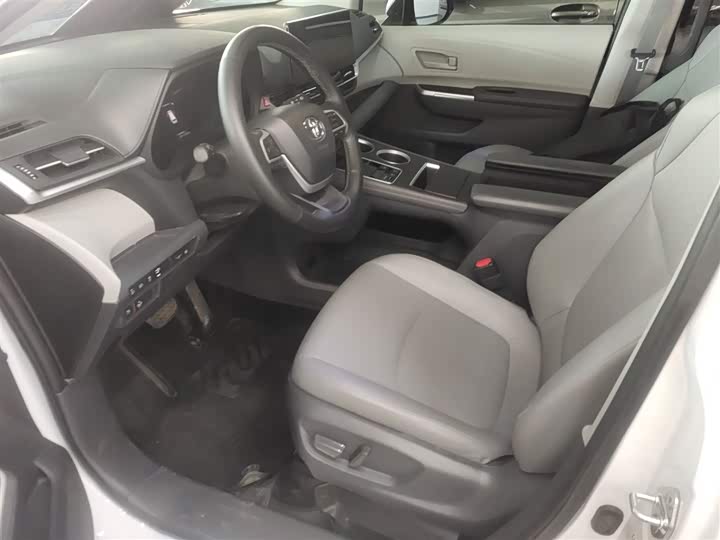 Toyota Granvia 2024 2024款 2.5L混动 舒适版