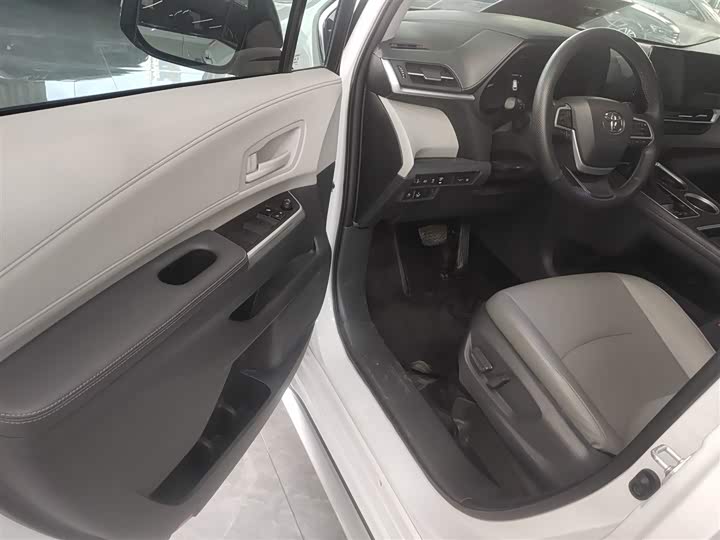 Toyota Granvia 2024 2024款 2.5L混动 舒适版