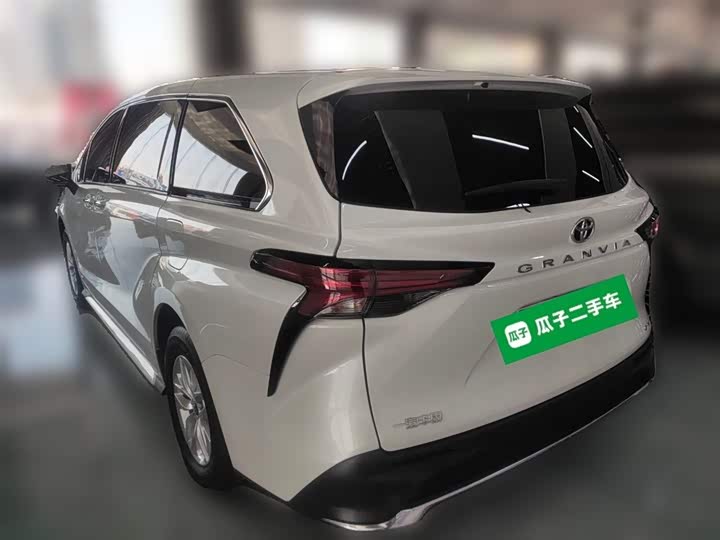 Toyota Granvia 2024 2024款 2.5L混动 舒适版