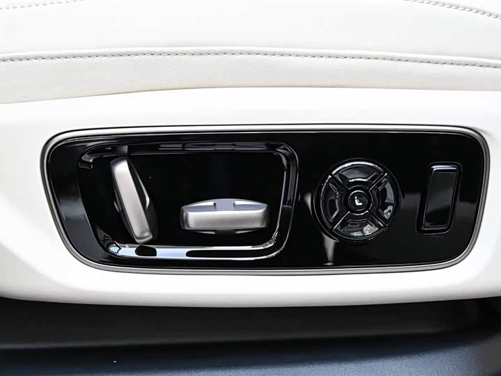 LiXiang Mega 2025 2025款 Ultra 智能焕新版