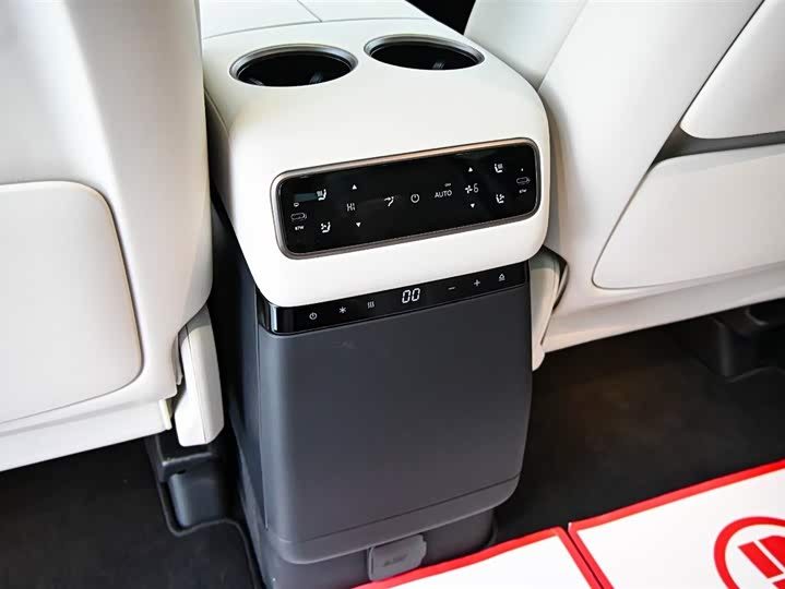 LiXiang Mega 2025 2025款 Ultra 智能焕新版