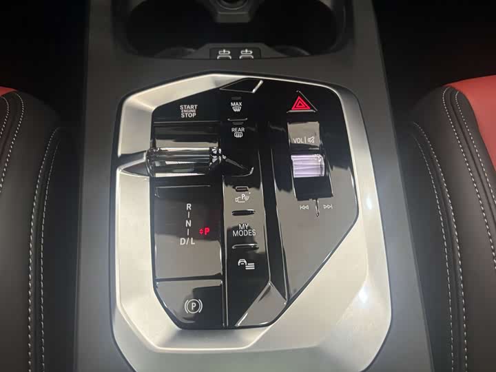 BMW 2 Series 2025 2025款 225L M运动曜夜套装