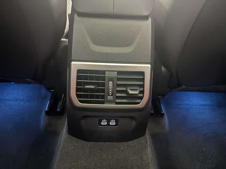 BMW 2 Series 2025 2025款 225L M运动曜夜套装