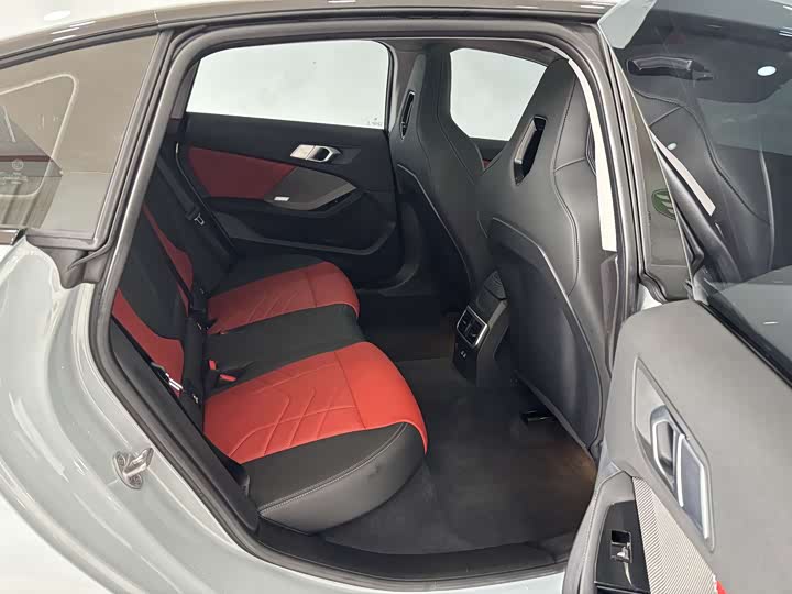 BMW 2 Series 2025 2025款 225L M运动曜夜套装