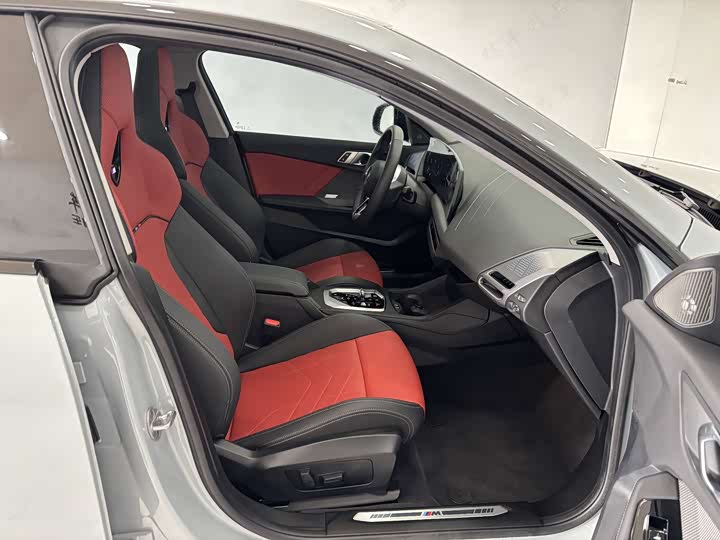 BMW 2 Series 2025 2025款 225L M运动曜夜套装