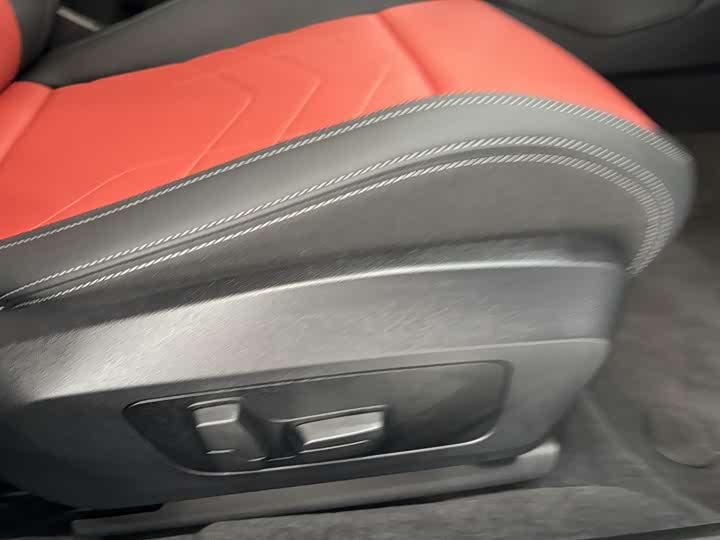 BMW 2 Series 2025 2025款 225L M运动曜夜套装