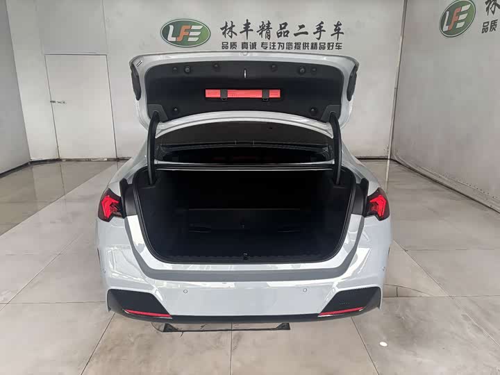 BMW 2 Series 2025 2025款 225L M运动曜夜套装