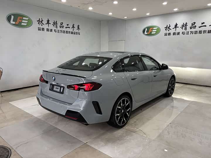 BMW 2 Series 2025 2025款 225L M运动曜夜套装