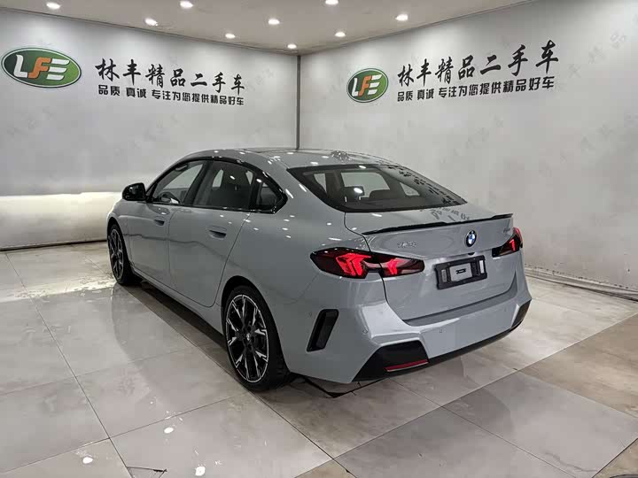 BMW 2 Series 2025 2025款 225L M运动曜夜套装