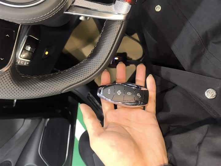 Hongqi H9 2024 2024款 2.0T 旗享 私享风尚版