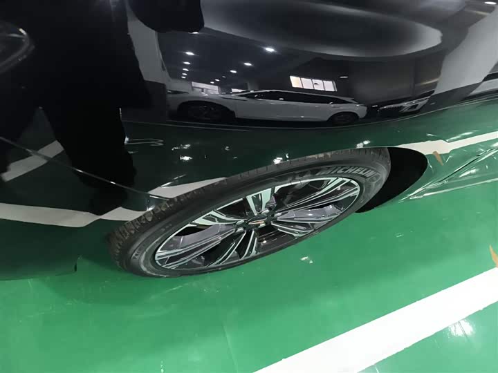 Hongqi H9 2024 2024款 2.0T 旗享 私享风尚版