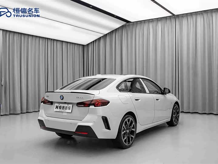 BMW 2 Series 2025 2025款 225L M运动曜夜套装