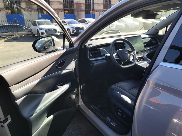 BYD Sea Lion 07 DM-i Hybrid 2025 2025款 150 领航+版