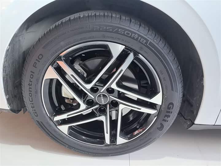 Roewe D7 2025 2025款 EV 510km 后驱领航版