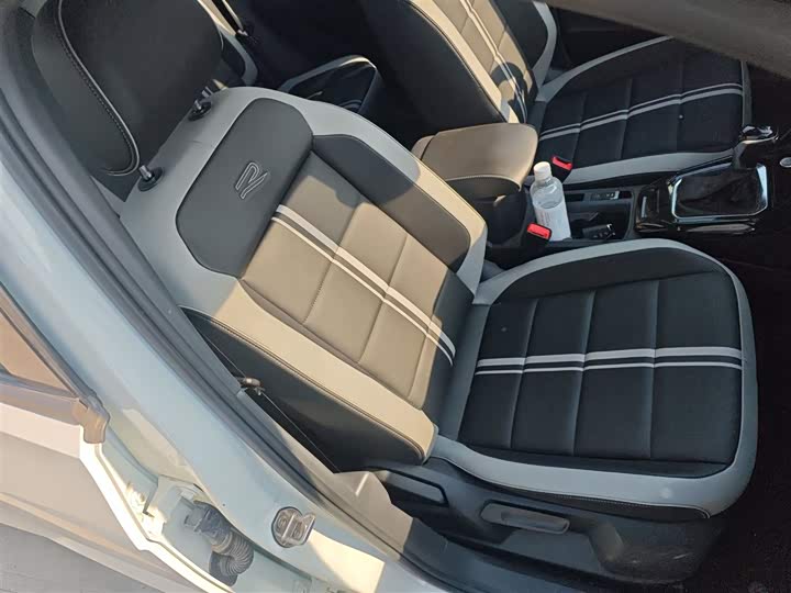 Volkswagen T-Roc 2023 2023款 300TSI DSG两驱星光版