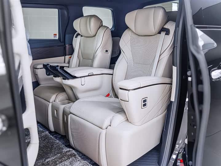 Toyota Vellfire 2024 2024款 皇冠 双擎 2.5L 至尊行政版