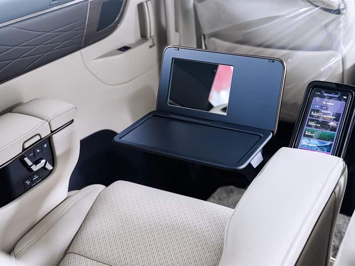 Toyota Vellfire 2024 2024款 皇冠 双擎 2.5L 至尊行政版