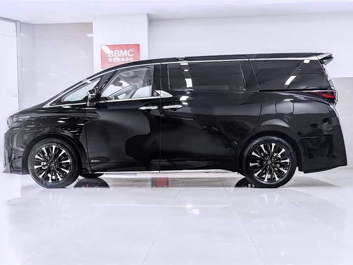 Toyota Vellfire 2024 2024款 皇冠 双擎 2.5L 至尊行政版