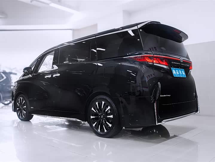 Toyota Vellfire 2024 2024款 皇冠 双擎 2.5L 至尊行政版