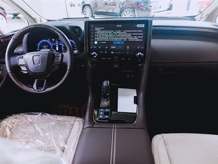 Toyota Vellfire 2024 2024款 皇冠 双擎 2.5L 至尊行政版