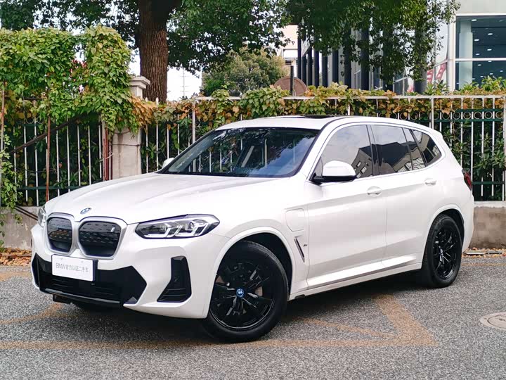 2024 BMW iX3