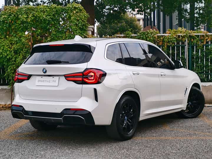 2024 BMW iX3