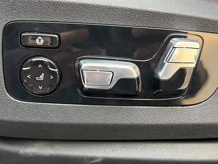 BMW X6 M 2023 2023款 X6 M 雷霆版