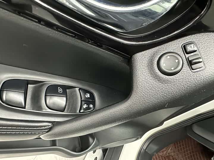 Nissan X-Trail 2023 2023款 经典 2.0L 两驱智联臻享版