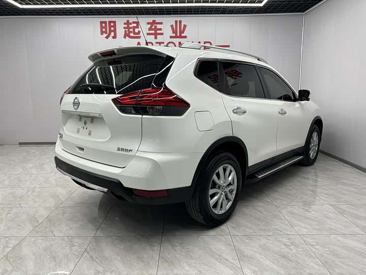 Nissan X-Trail 2023 2023款 经典 2.0L 两驱智联臻享版