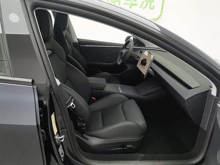 Tesla Model 3 2024 2024款 高性能全轮驱动版