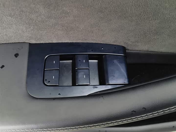 Tesla Model 3 2024 2024款 高性能全轮驱动版