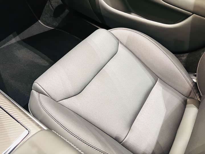 Tesla Model S 2023 2023款 三电机全轮驱动 Plaid版