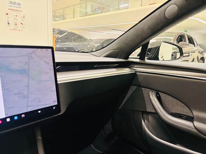 Tesla Model S 2023 2023款 三电机全轮驱动 Plaid版