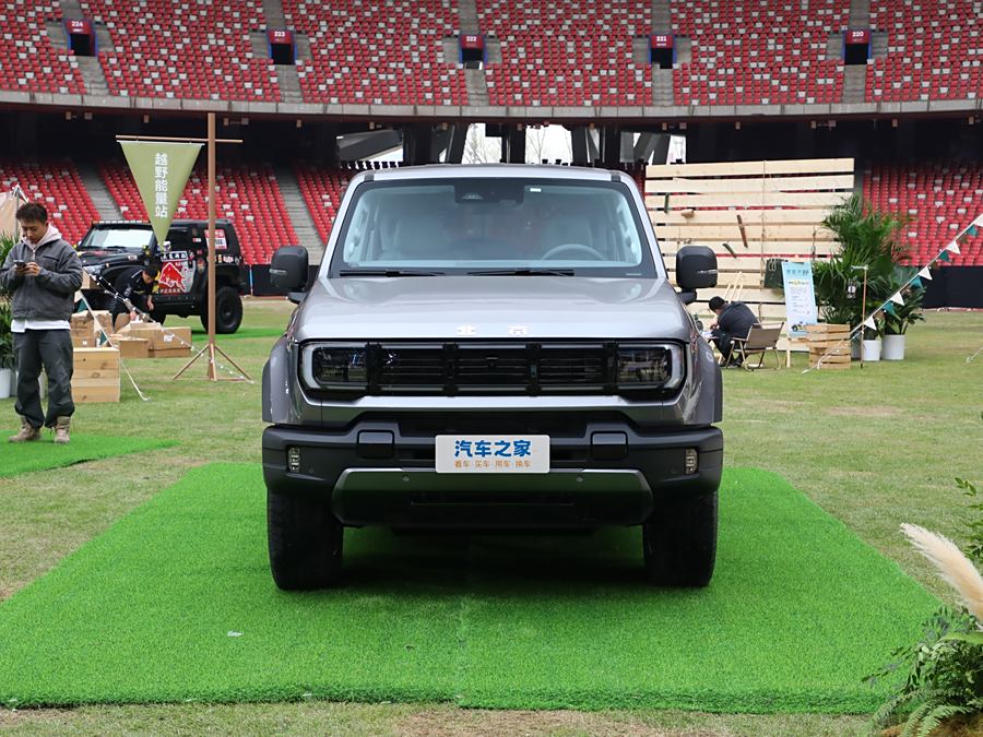 BAIC Beijing BJ40 2024 2024款 2.0T 全新刀锋英雄版 攀登者