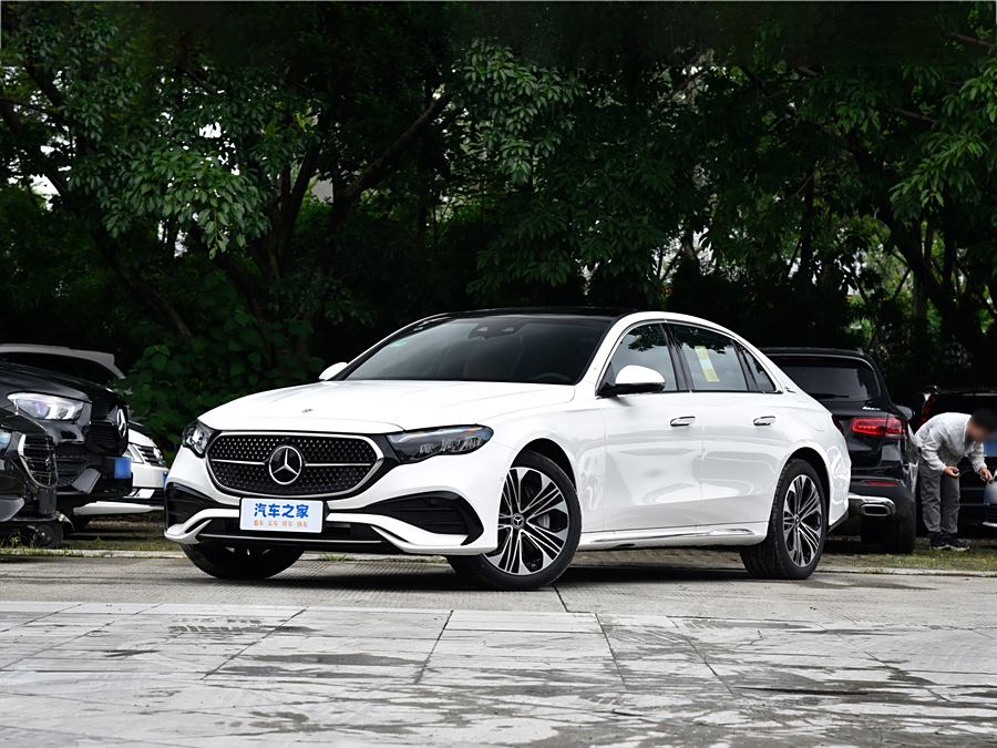 Mercedes-Benz E-Class Hybrid 2024 2024款 E 350 e L 插电式混合动力运动轿车