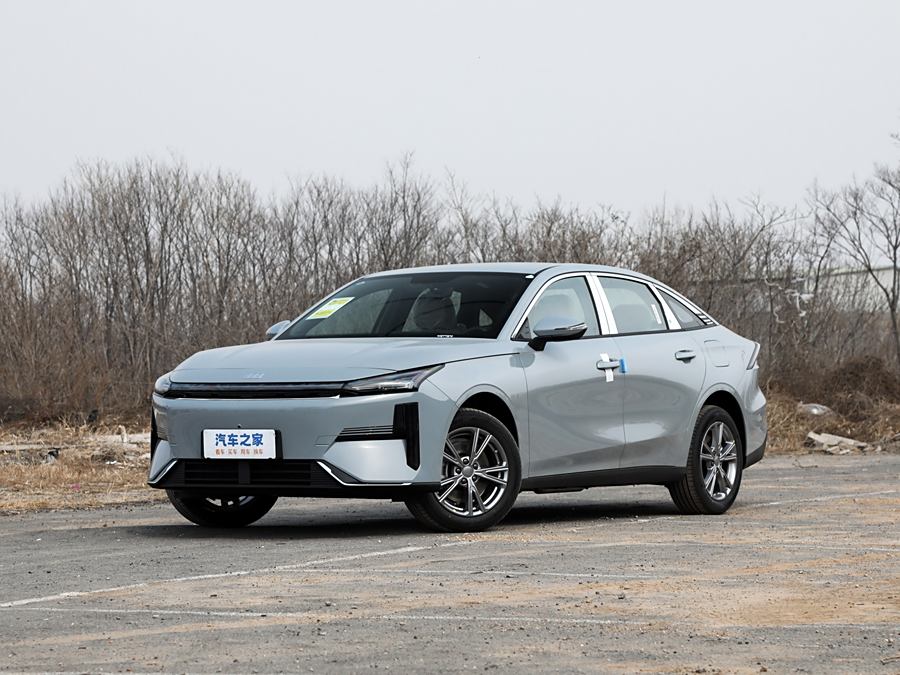 Geely Galaxy L6 2025 2025款 EM-i 140km 远航版