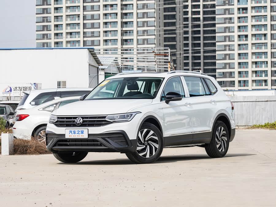 Volkswagen Tiguan L Pro 2025 2025款 出众款 300TSI 自动两驱龙腾版