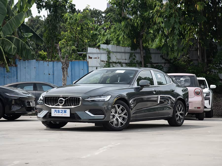 Volvo S60 2026 2026款 B4 智逸豪华版
