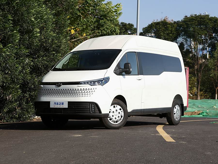 Maxus V70 2025 2025款 2.0T 手动长轴低顶创客版 3座（125Ps）