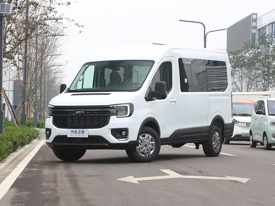 Ford Transit T8 2024 2024款 T8 2.0T柴油手动中轴中顶7座多功能版