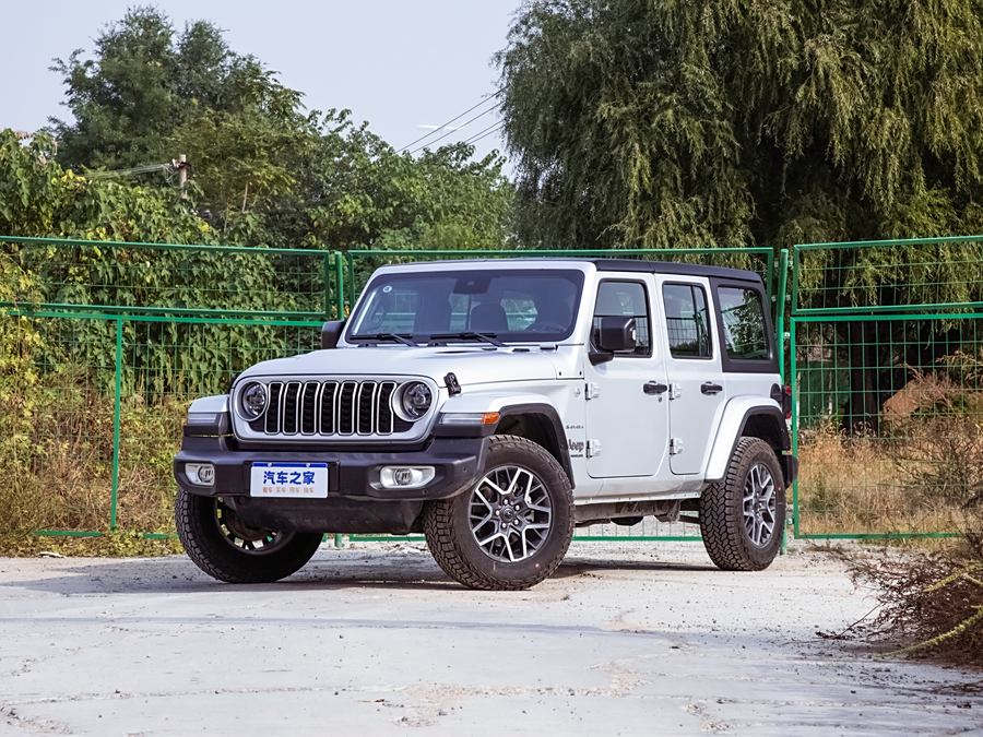 Jeep Wrangler 2024 2024款 2.0T 撒哈拉四门版