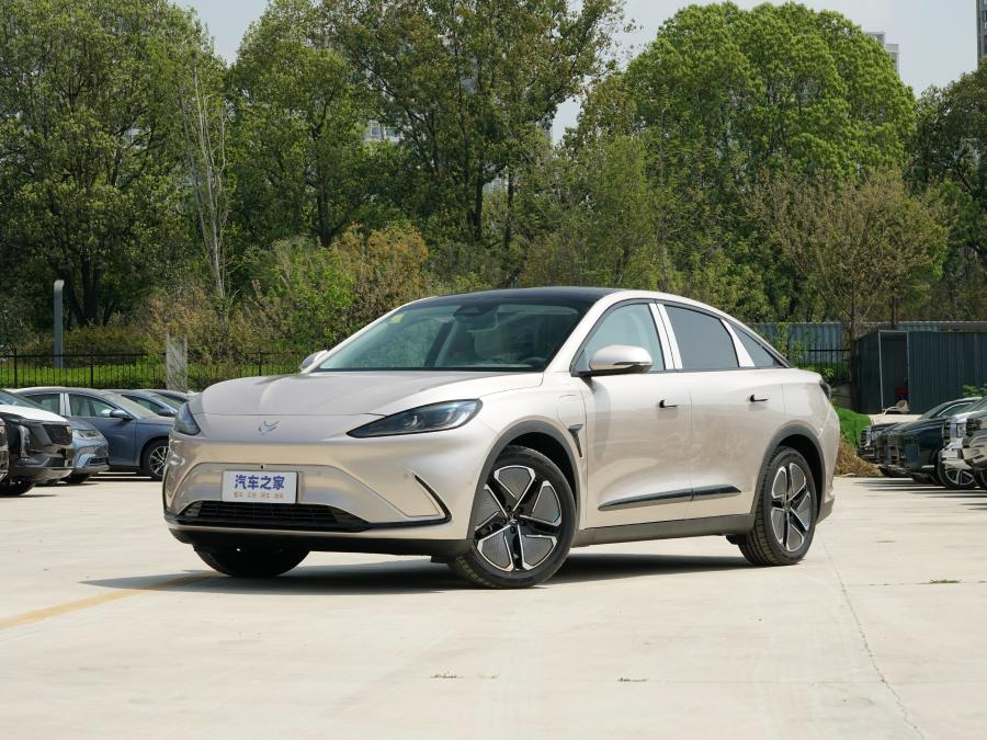 BAIC Arcfox Alpha S6 2025 2025款 735MAX 175kW