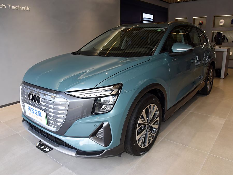 Audi Q5 e-tron 2023 2023款 40 e-tron 闪耀型 锦衣套装