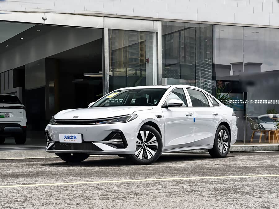 Geely Galaxy A7 2025 2025款 EM-i 150km 远航版