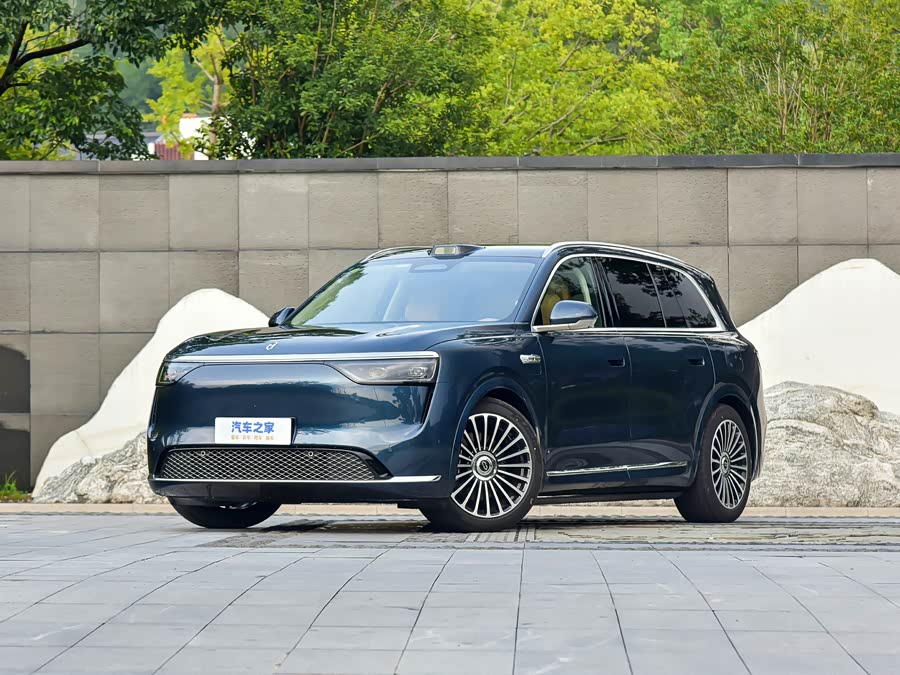 Aito M8 2025 2025款 纯电 Ultra 六座四驱版