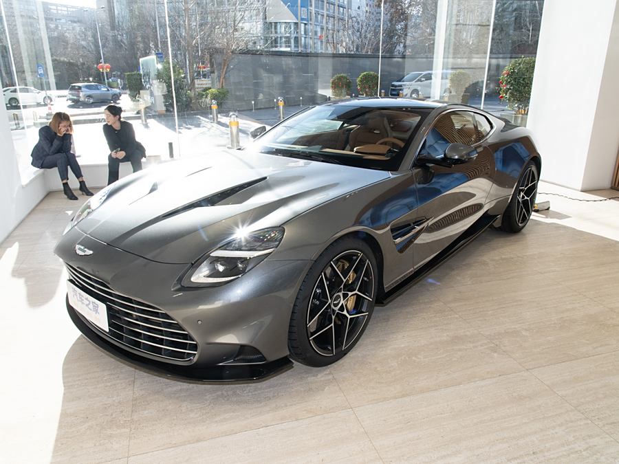 Aston Martin Vanquish 2025 2025款 基本型
