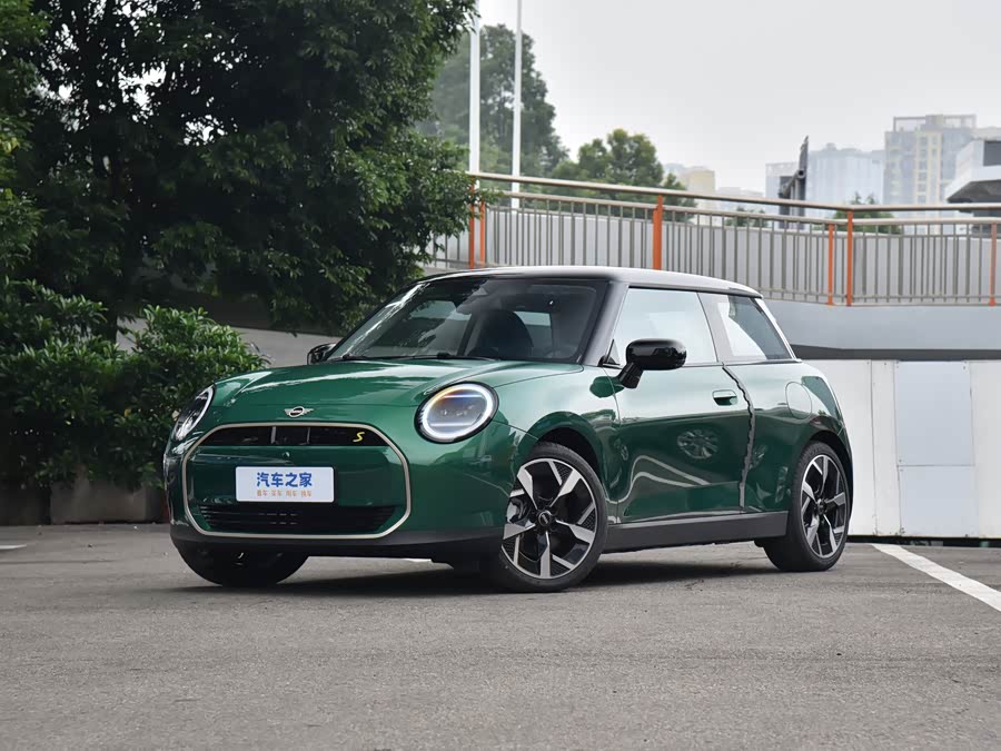 Mini Cooper 2025 2025款 463km COOPER SE 艺术家