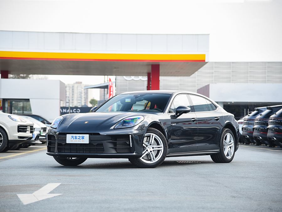 2024 Porsche Panamera Hybrid