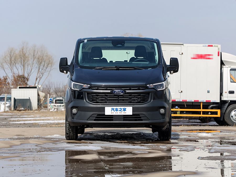 Ford Transit 2024 2024款 2.0T 汽油自动中轴中顶商旅定制版7/8/9座