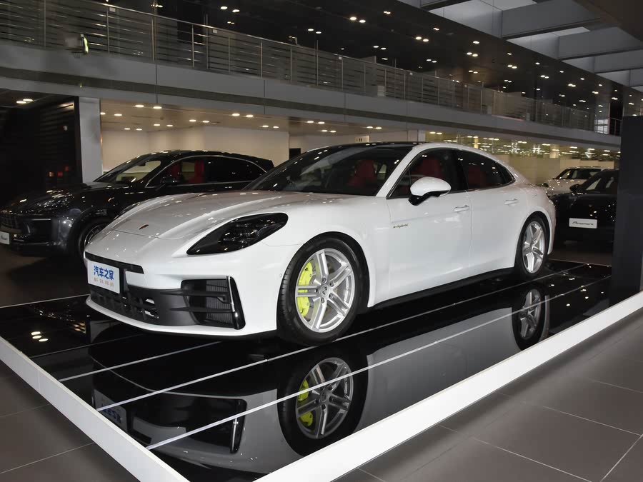 2024 Porsche Panamera Hybrid